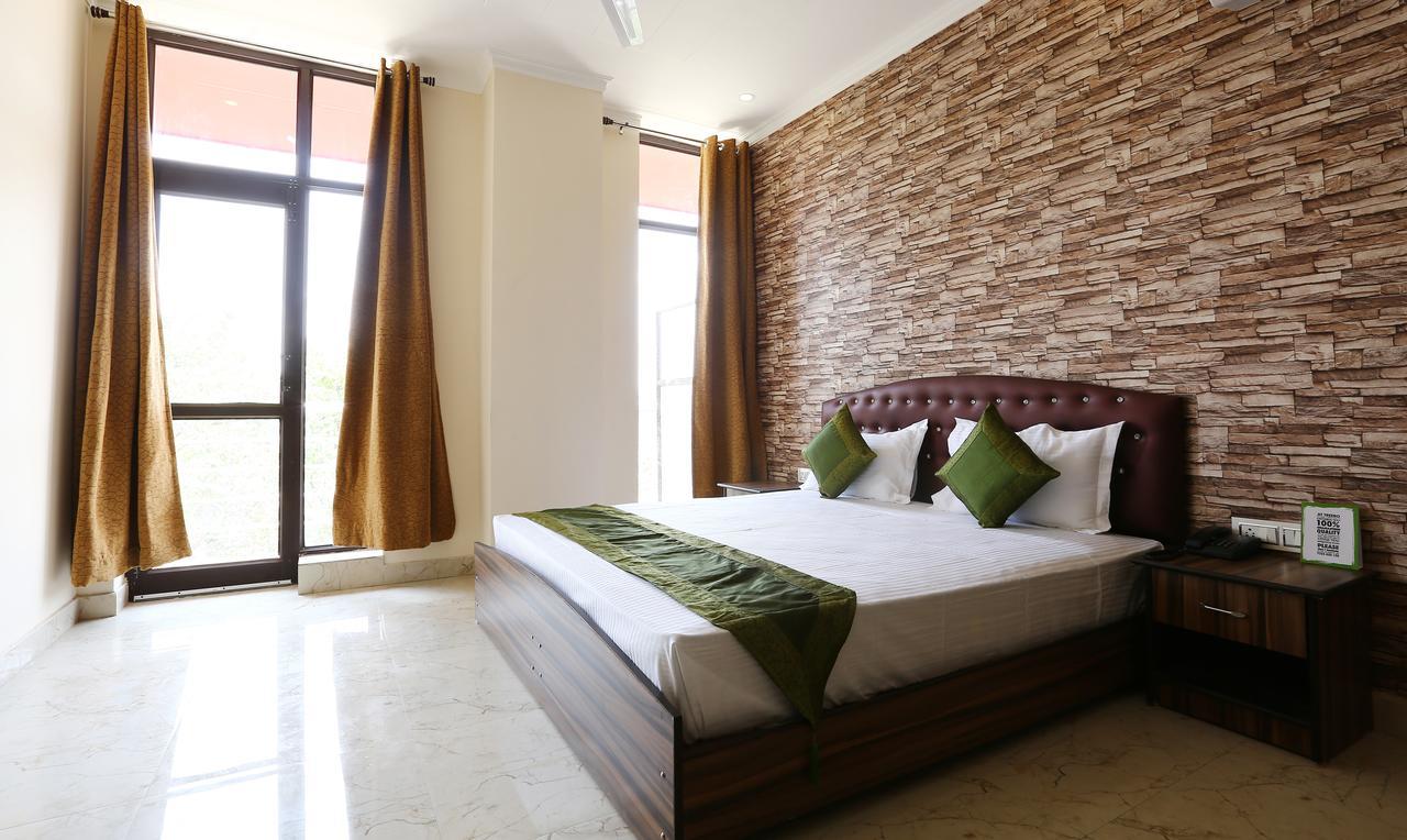Treebo Blessing Bells Hotel Dehradun Luaran gambar