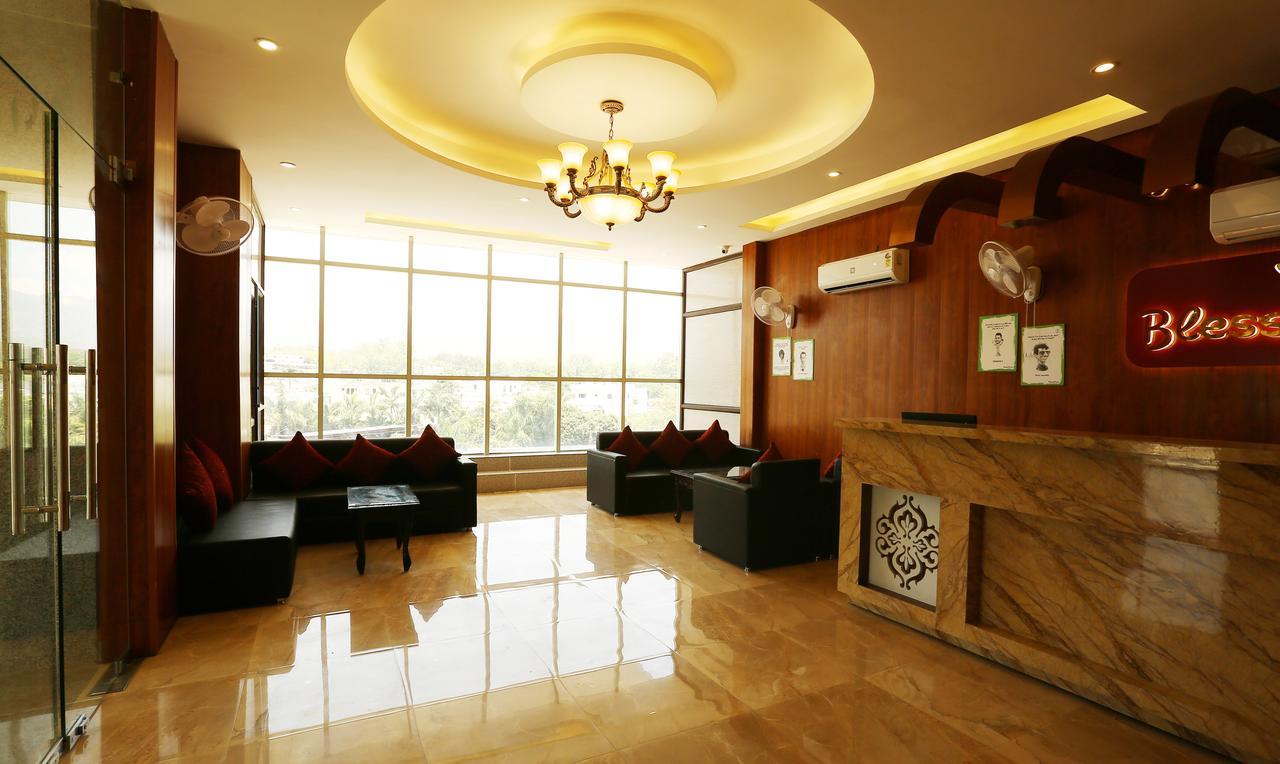 Treebo Blessing Bells Hotel Dehradun Luaran gambar