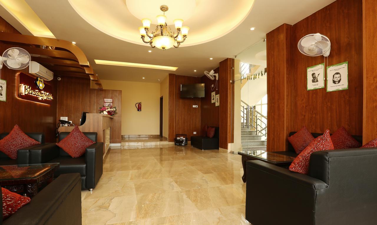 Treebo Blessing Bells Hotel Dehradun Luaran gambar
