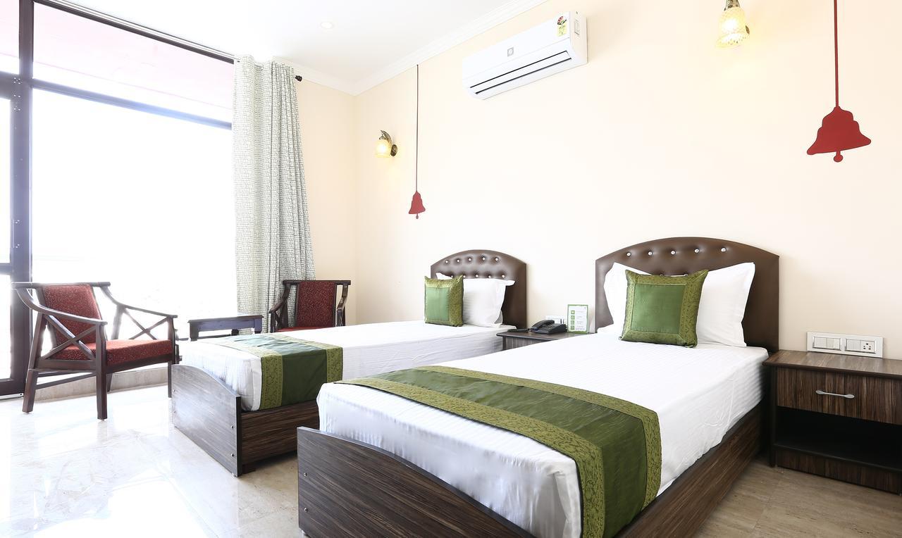 Treebo Blessing Bells Hotel Dehradun Luaran gambar
