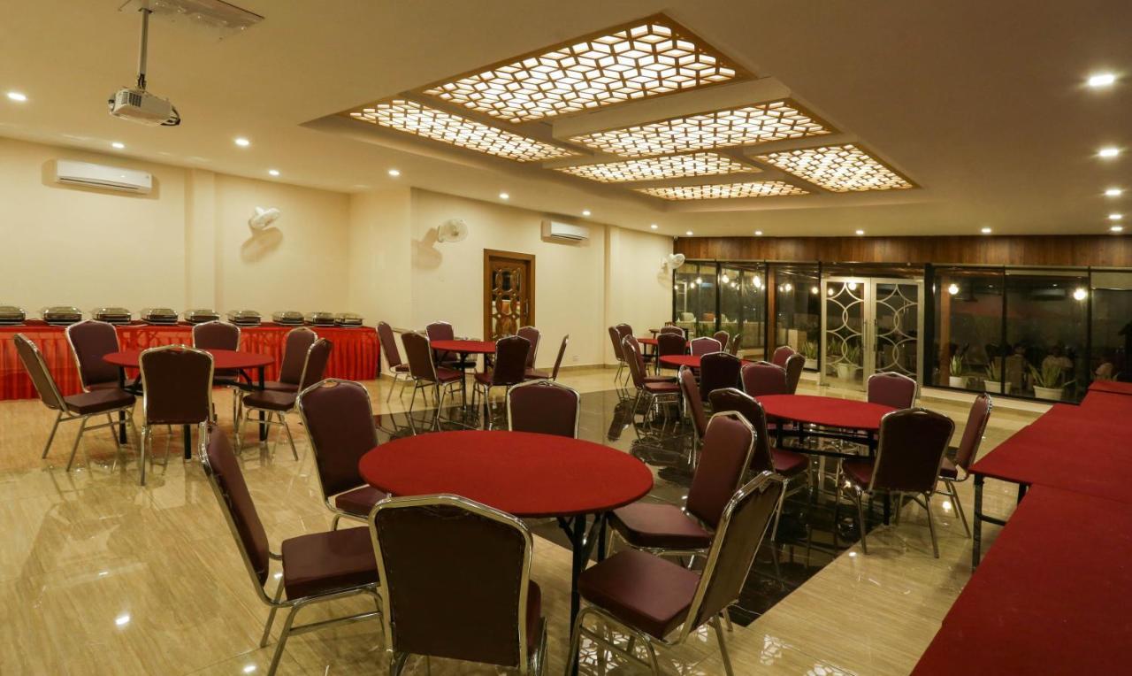 Treebo Blessing Bells Hotel Dehradun Luaran gambar